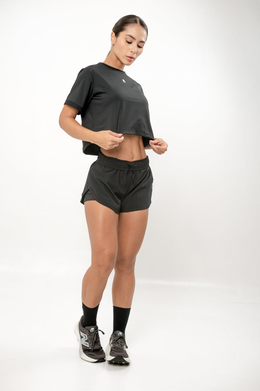 CROP TOP TELA FRÍA NEGRO